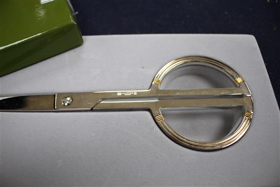 A cased pair of Christofle scissors, 20.5cm